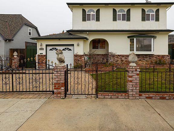 2nd image of 609 Poinsettia Ave