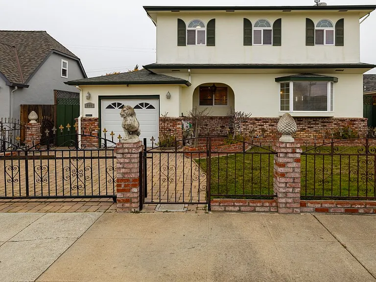 609 Poinsettia Ave — Photo 2