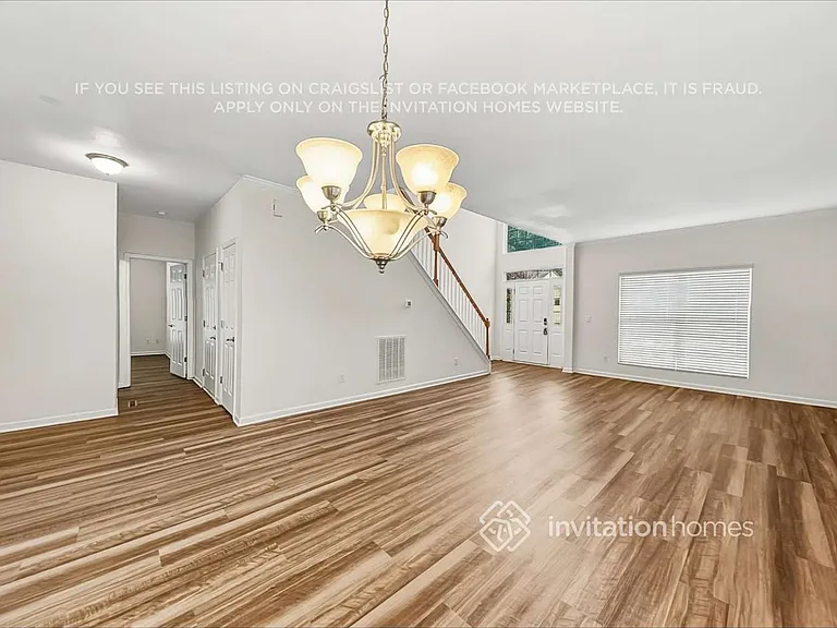 40 Luzelle Dr — Photo 8
