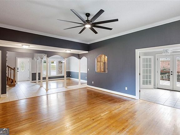 3rd image of 39 Club View Dr SE