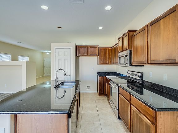 3rd image of 37138 W Mondragone Ln