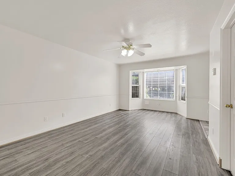 Shady Lane Apartments — Photo 40