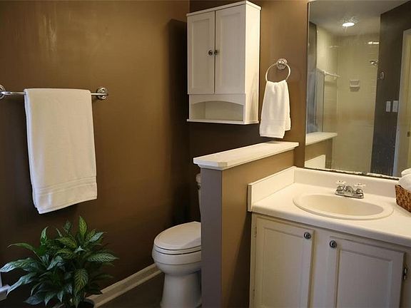 5th image of 1103 Garden Ct