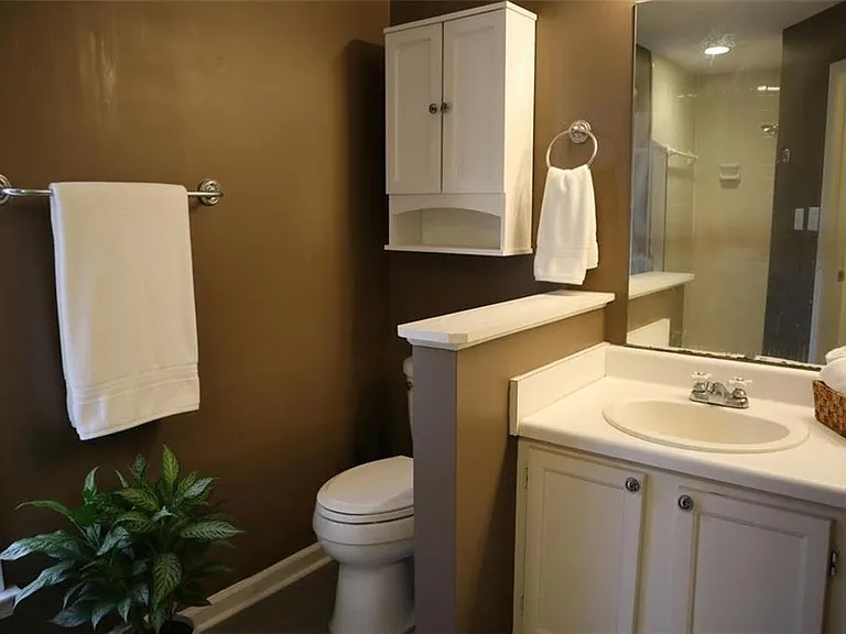 1103 Garden Ct — Photo 5