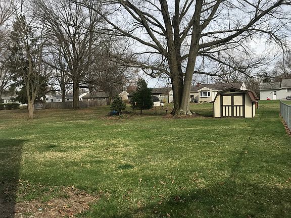 Spacious back yard  
