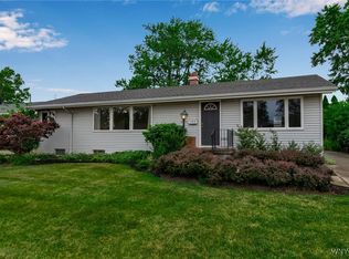 166 Kingsbury Ln, Tonawanda, NY 14150