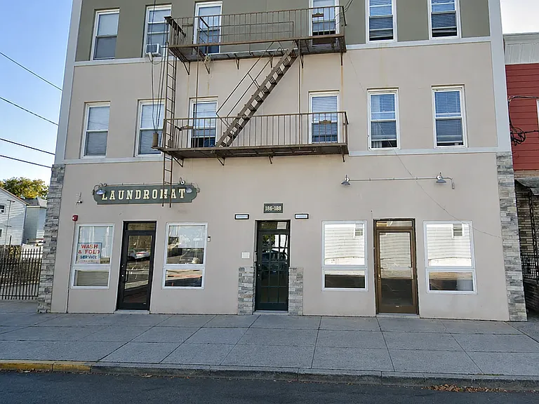 Exterior / Laundry