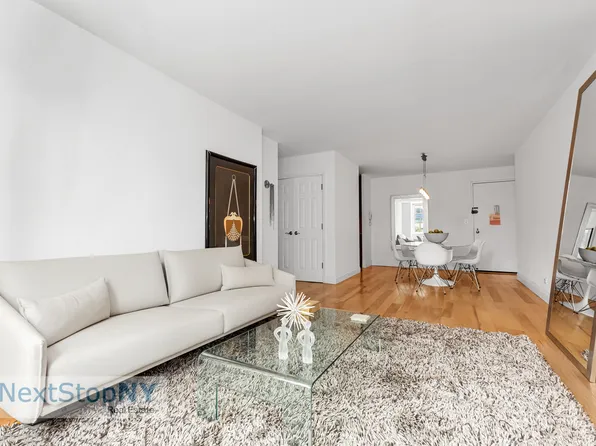 245 East 54th Street 5R image 2 of 10