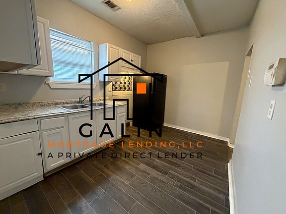 3rd image of 1247 Carr Ave