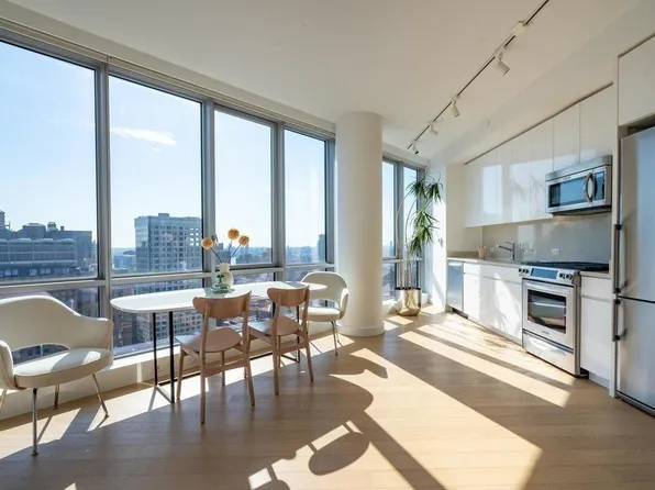 160 Madison Avenue image 3 of 22