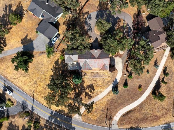 24500 Deertrail Dr, Tehachapi, CA 93561