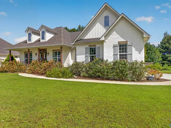 299 Kayla Cir, Boaz, AL 35957
