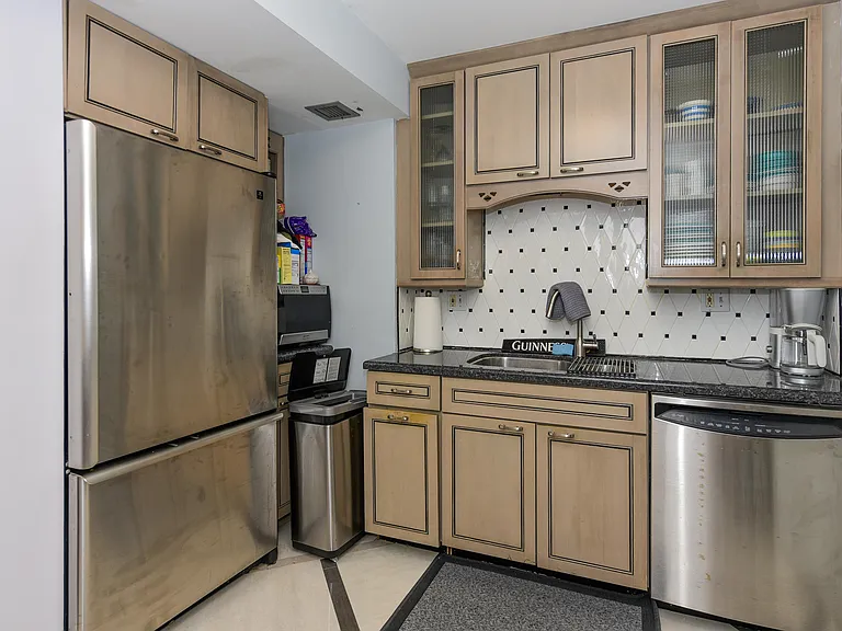 2600 N Flagler Dr #803 — Photo 21