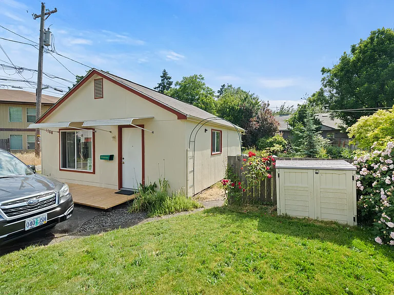 1188 W 12th Aly — Photo 1