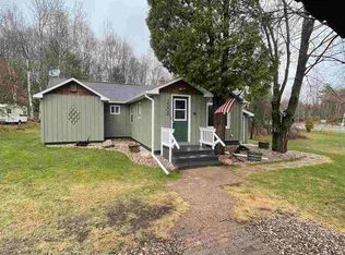 1306 Pioneer Rd, Marquette, MI 49855