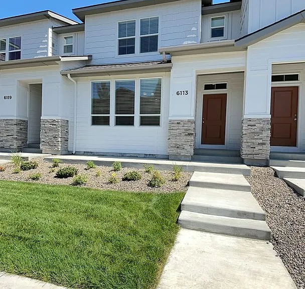 6048 N Ikure Ave — Photo 1