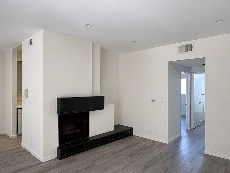 2481 S Corinth Ave — Photo 14