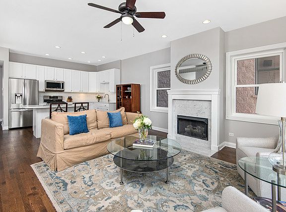 2nd image of 469 N Green St Unit 3