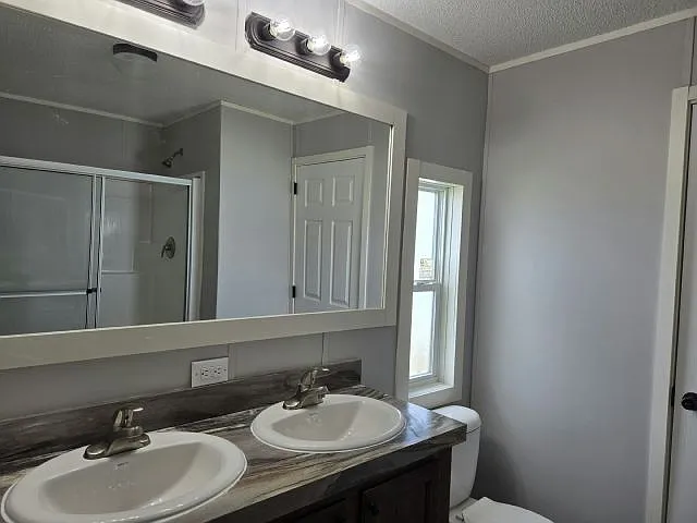 3 bed, 2.0 bath, 1144 sqft, $2,120 — Photo 4