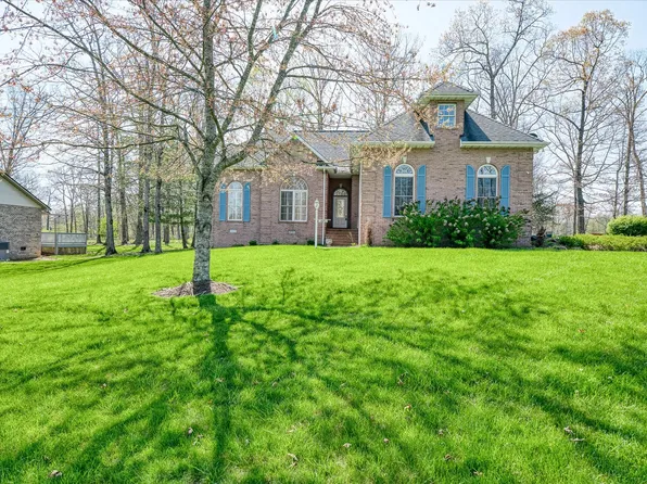 1475 E Deer Creek Dr, Crossville, TN 38571
