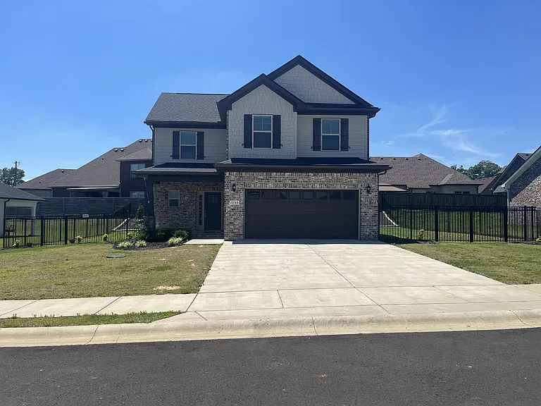 1055 Amber Hills Dr — Photo 1