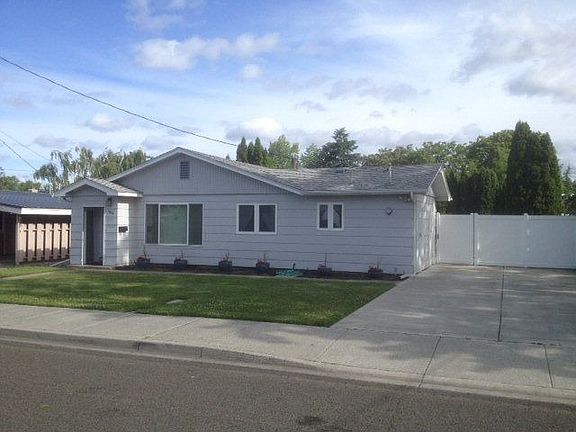 2nd image of 1655 E Alder St