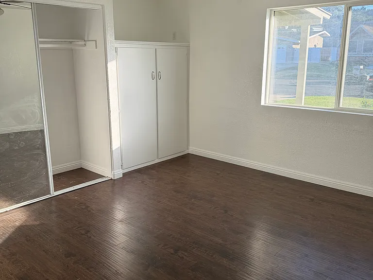 5277 Peacock Ln — Photo 8