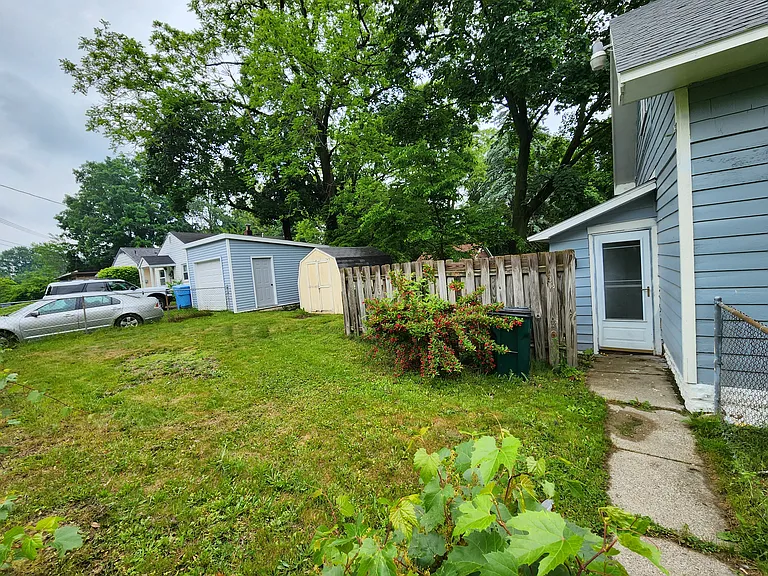1020 Queen St — Photo 29