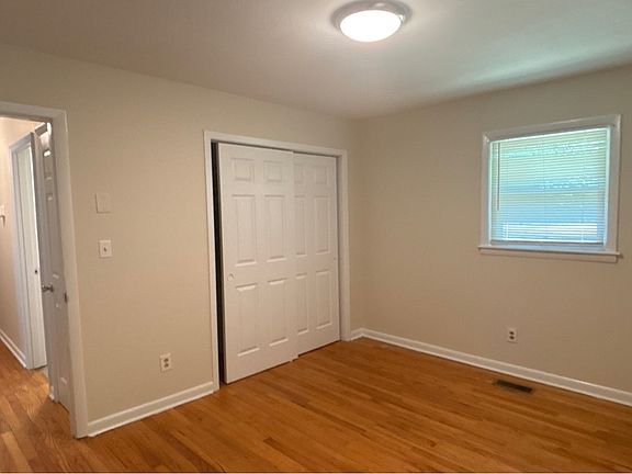 5th image of 1070 Rulnick St