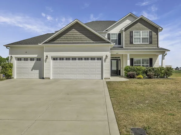 5432 Mountain Run Dr, Hope Mills, NC 28348