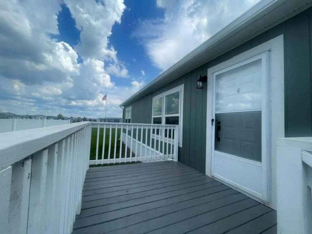 4 bed, 2016 sqft, $1,750 — Photo 2