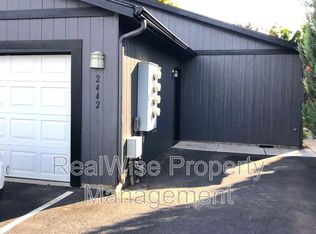 2442 SW 23rd St, Redmond, OR 97756