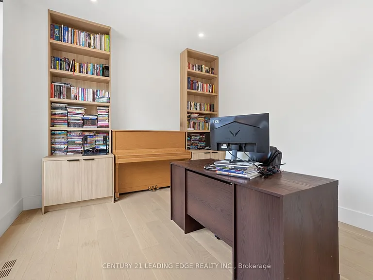 1362 Devon Rd — Photo 16