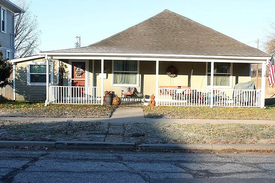 1st image of 124 N G St