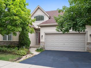 924 Viewpointe Dr, Saint Charles, IL 60174