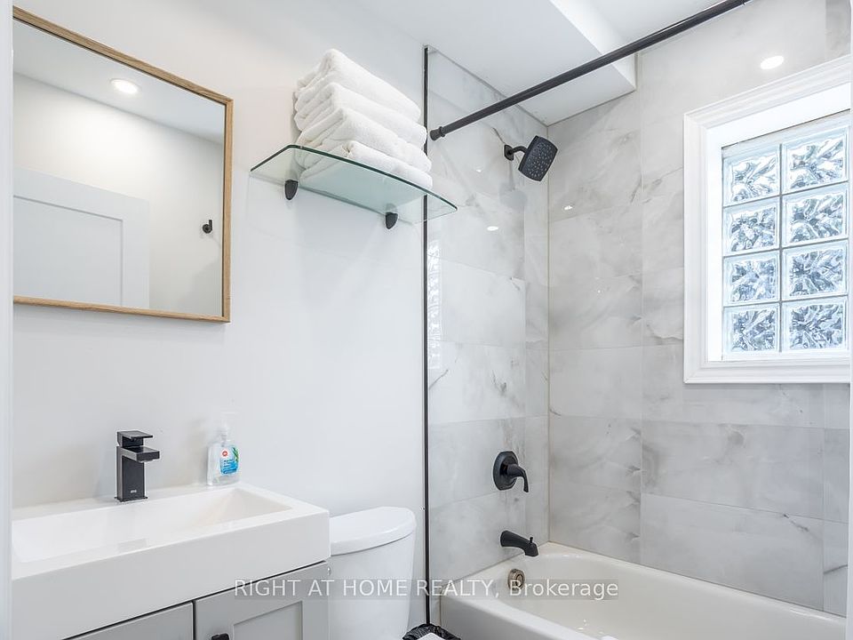 88 Tisdale St S Hamilton ON Zillow