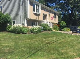 13 Salem Trl, Narragansett, RI 02882