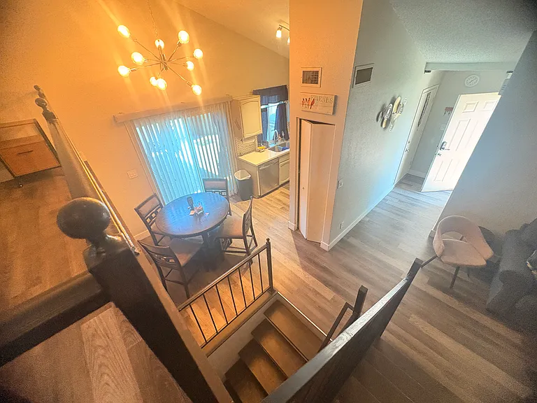 10028 W Sells Dr — Photo 4