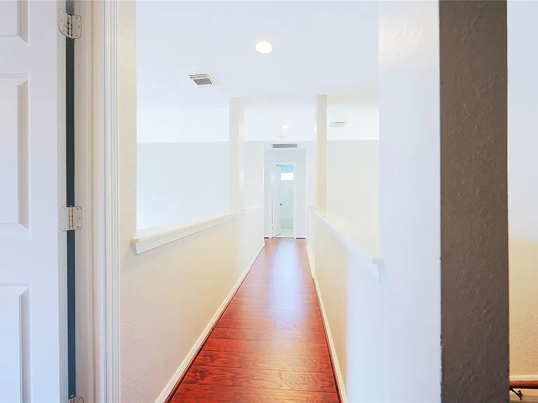 2422 Lansing Cir — Photo 25