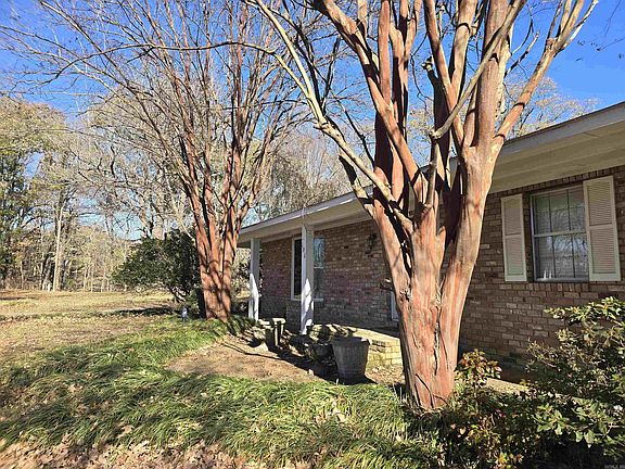 3rd image of 106 Honeysuckle Ln