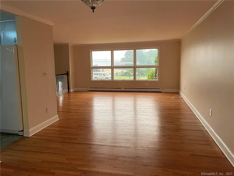 98 Soundview Dr — Photo 12