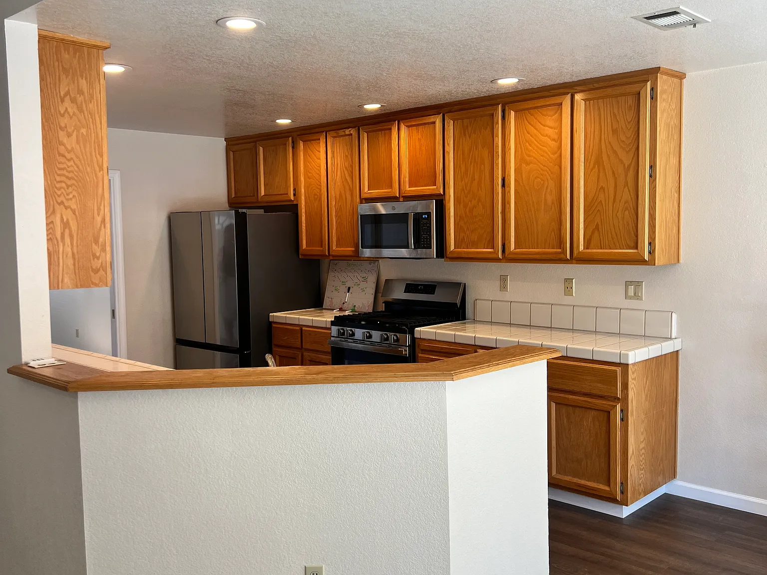3 bed, 1774 sqft, $3,250 — Photo 4