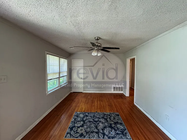 4605 Verne Rd — Photo 2