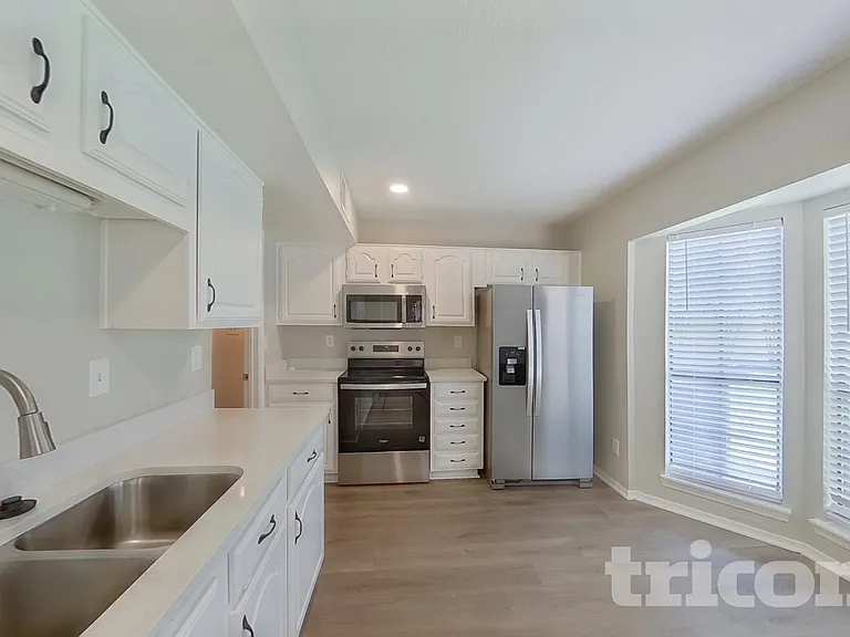 3316 Forest Creek Dr — Photo 4