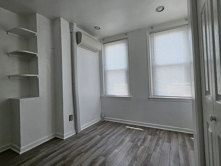 926 Belmont Ave #2 — Photo 8