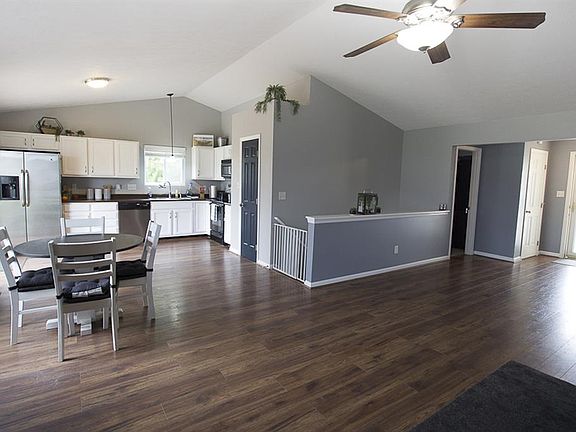 4th image of 600 Bay Pl