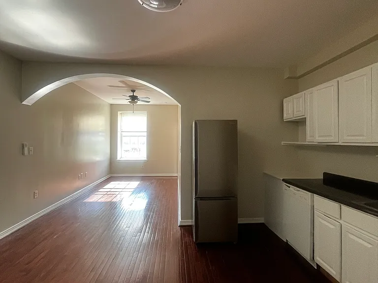712 Saint Paul St #5 — Photo 3
