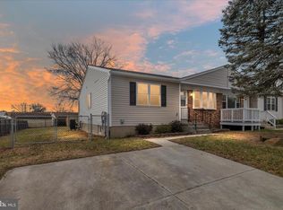 905 220th St, Pasadena, MD 21122