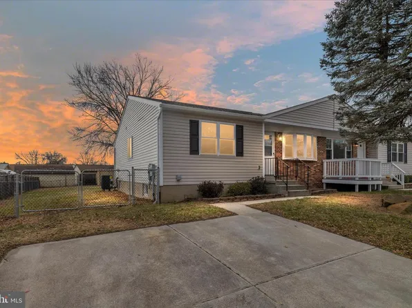 905 220th St, Pasadena, MD 21122