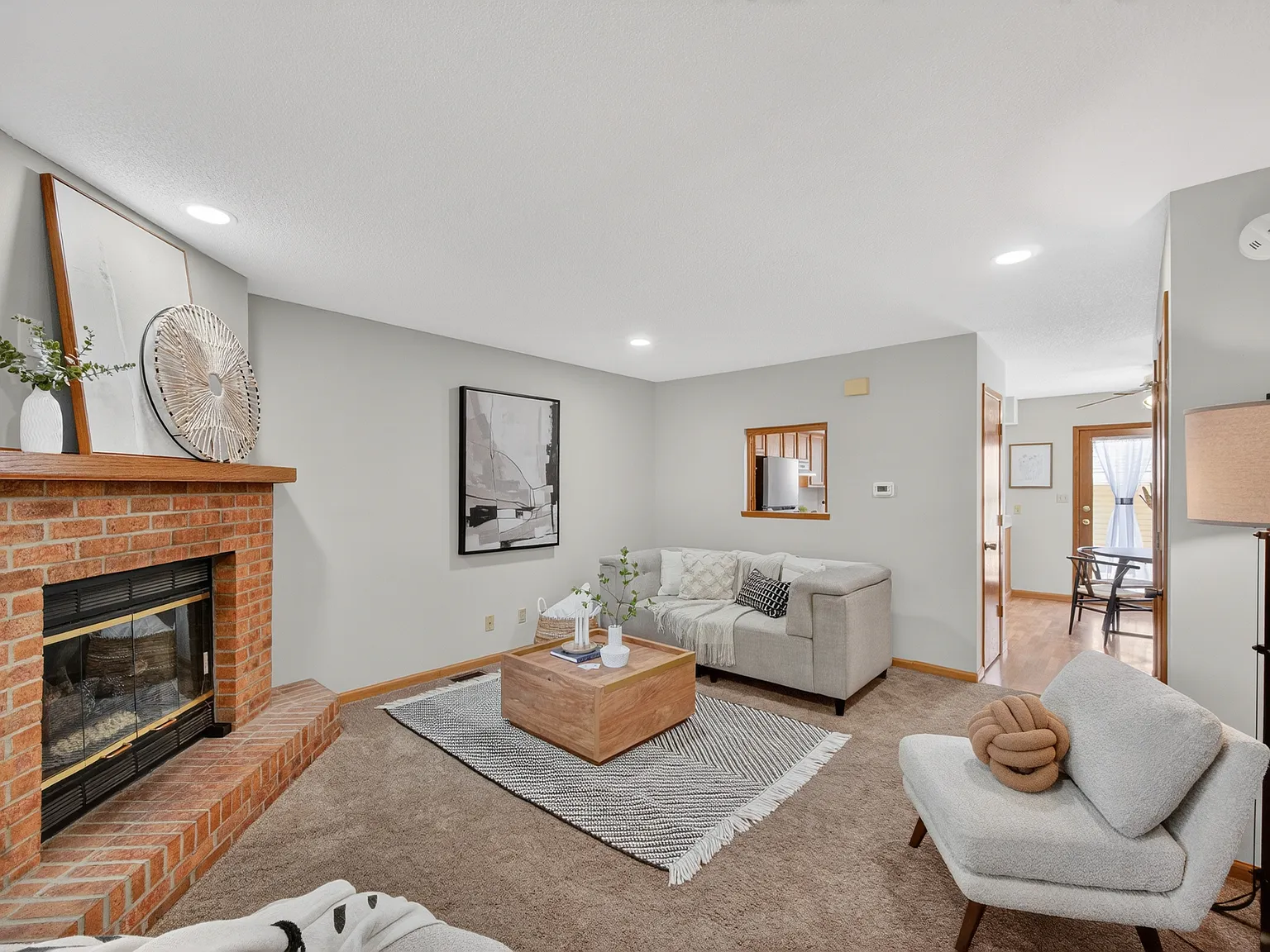 2 bed, 1.5 bath, 1080 sqft, $1,600 — Photo 4